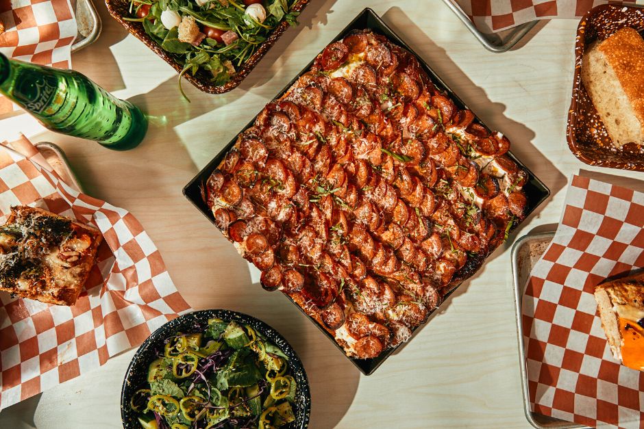 Get Pizza Friendly Pizza Delivered to Your Suburb or Chicago